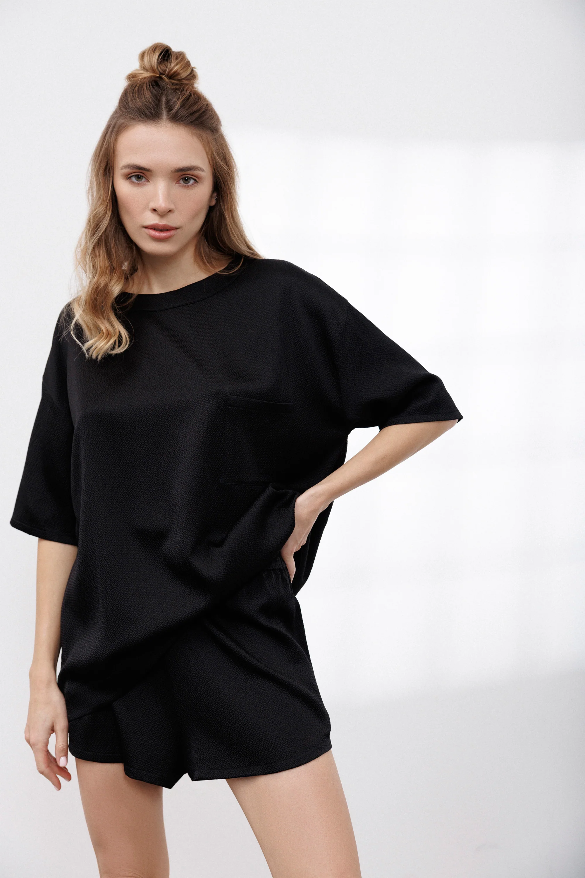 Bubble Silk Tee and Shorts Set in Black