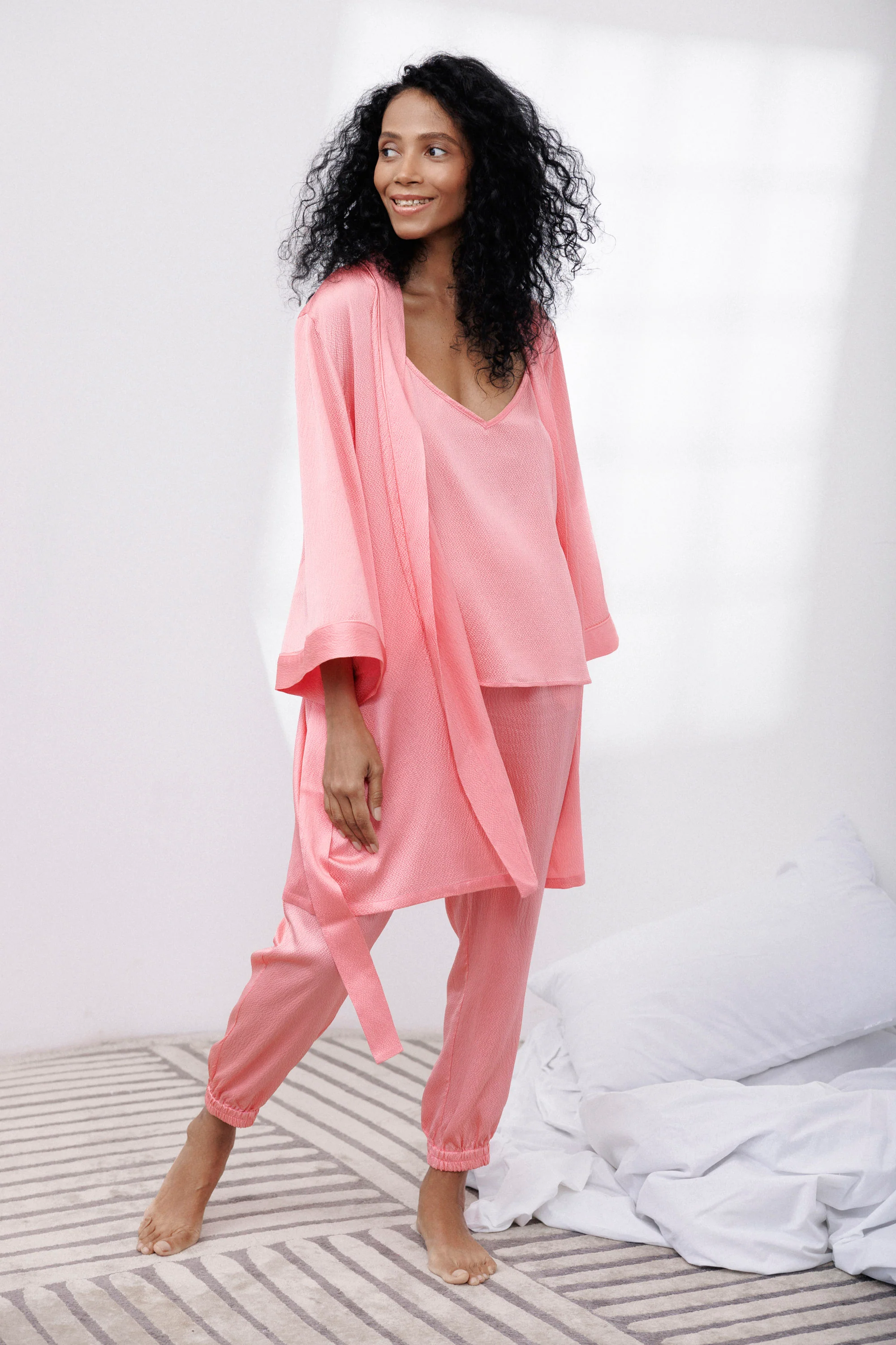 Bubble Silk Short Robe in Pink